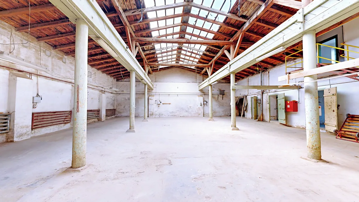 Prodej výrobní haly, prostoru 503 m²
